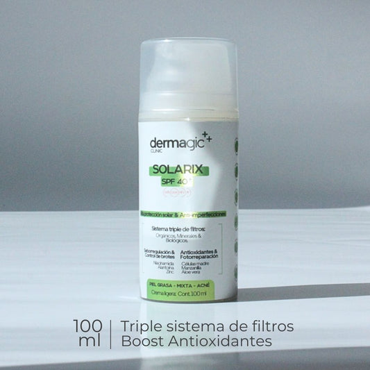  Protector solar facial con niacinamida, zinc y extracto de regaliz. Protección solar dermatológica para piel grasa o con tendencia a imperfecciones. Fórmula ligera y matificante. dermagic